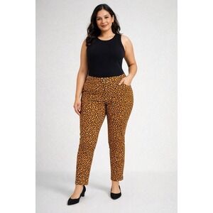 Old Navy Women's Petite Sz 12 Pixie Ankle Pants Featuring Leopard Print Pattern